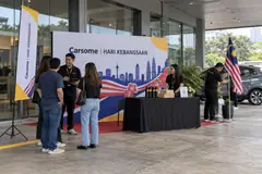 Carsome hari kebangsaan design reference with national-day customer-centre campaign photo corner